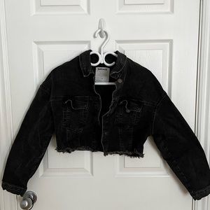 Crop the black jean jacket